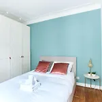 1Br Near Moulin Rouge