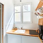 1Br Near Moulin Rouge