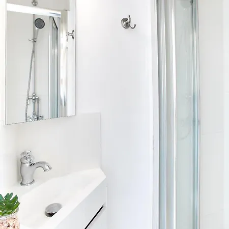 1br Near Moulin Rouge Parigi